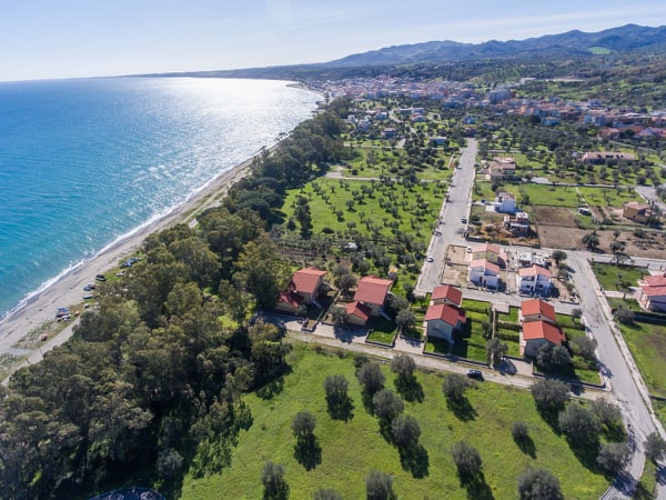 Total Deal ,One Price eur. 650.000 ! 10 Beach Homes Calabrie 