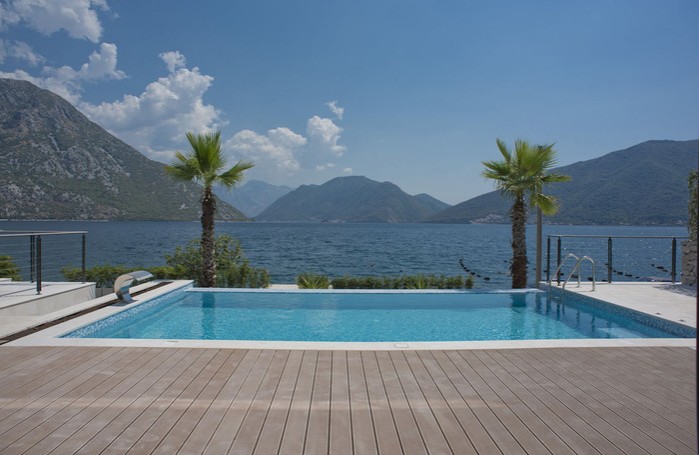 Villa met zwembad en eigen strand te koop Montenegro