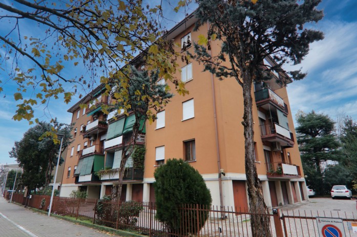 Padua, large three-room apartment ready to live in