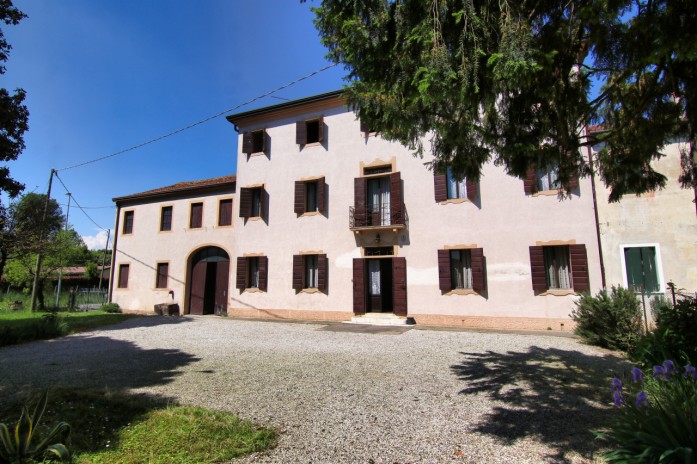 Massanzago a house to discover