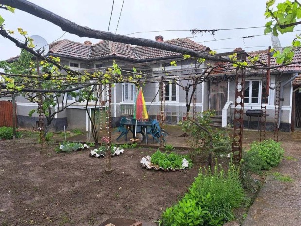  Huis met Grote Tuin en Banketzaal 