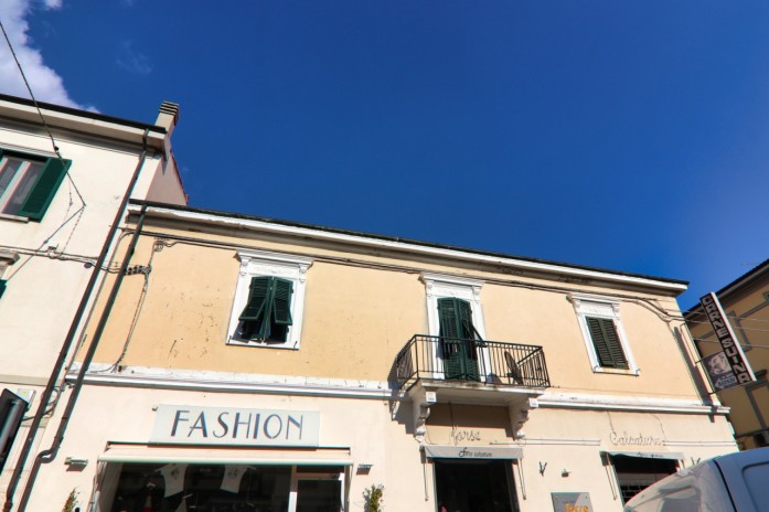 Cecina centre - large 4 bedrooms