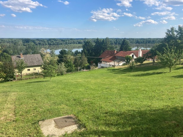 Te koop: bouwperceel met prachtig panoramisch uitzicht in Bár! 