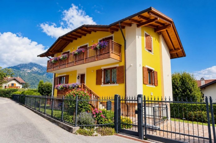 A villa overlooking the Vigolana