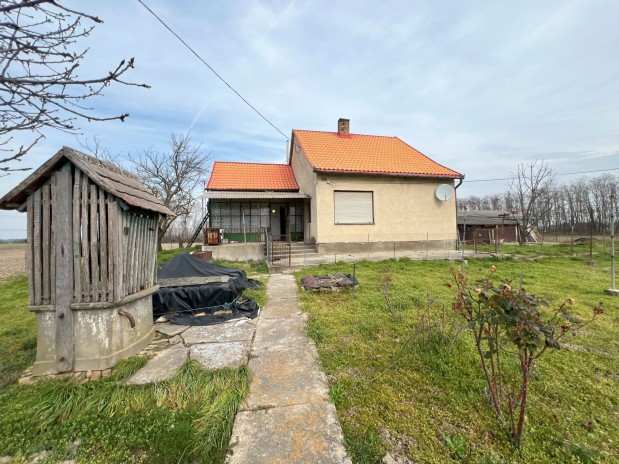 Boerderij te koop in Sáros – rust, stilte en mogelijkheden!