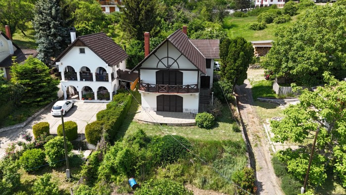 Prachtige vrijstaande woning met blijvend panoramisch uitzicht te koop op de Szőlőhegy in Mohács!
